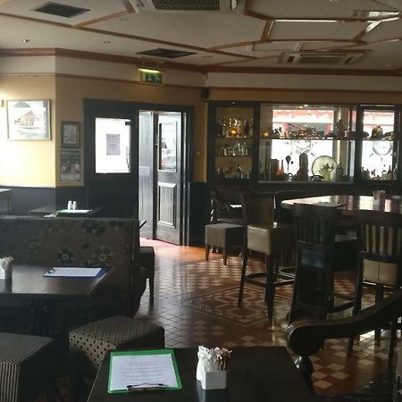 Galway Arms Inn Buitenkant foto