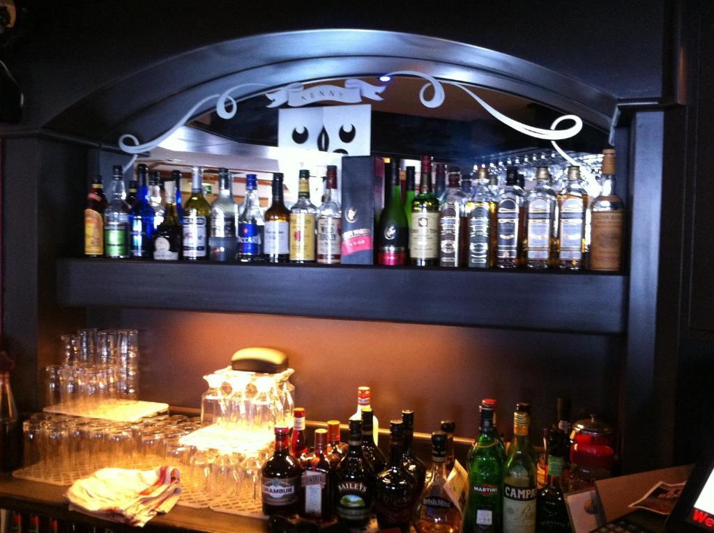 Galway Arms Inn Buitenkant foto