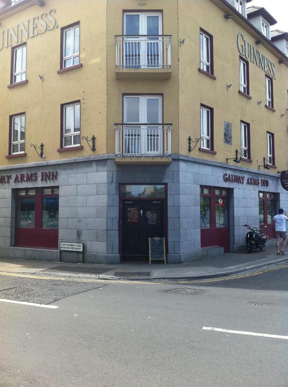 Galway Arms Inn Buitenkant foto