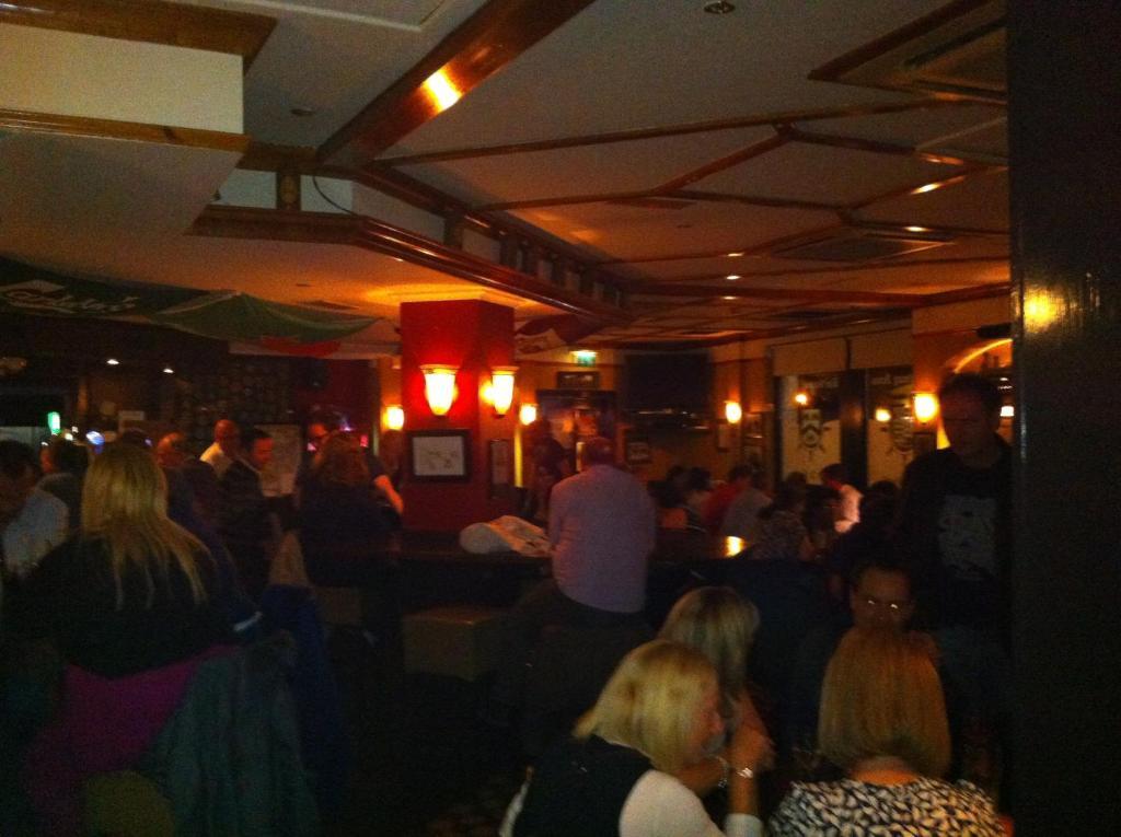 Galway Arms Inn Buitenkant foto