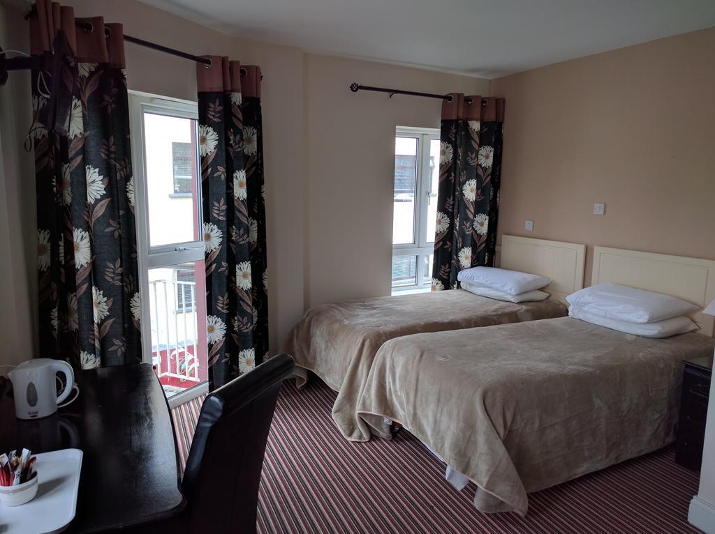 Galway Arms Inn Buitenkant foto