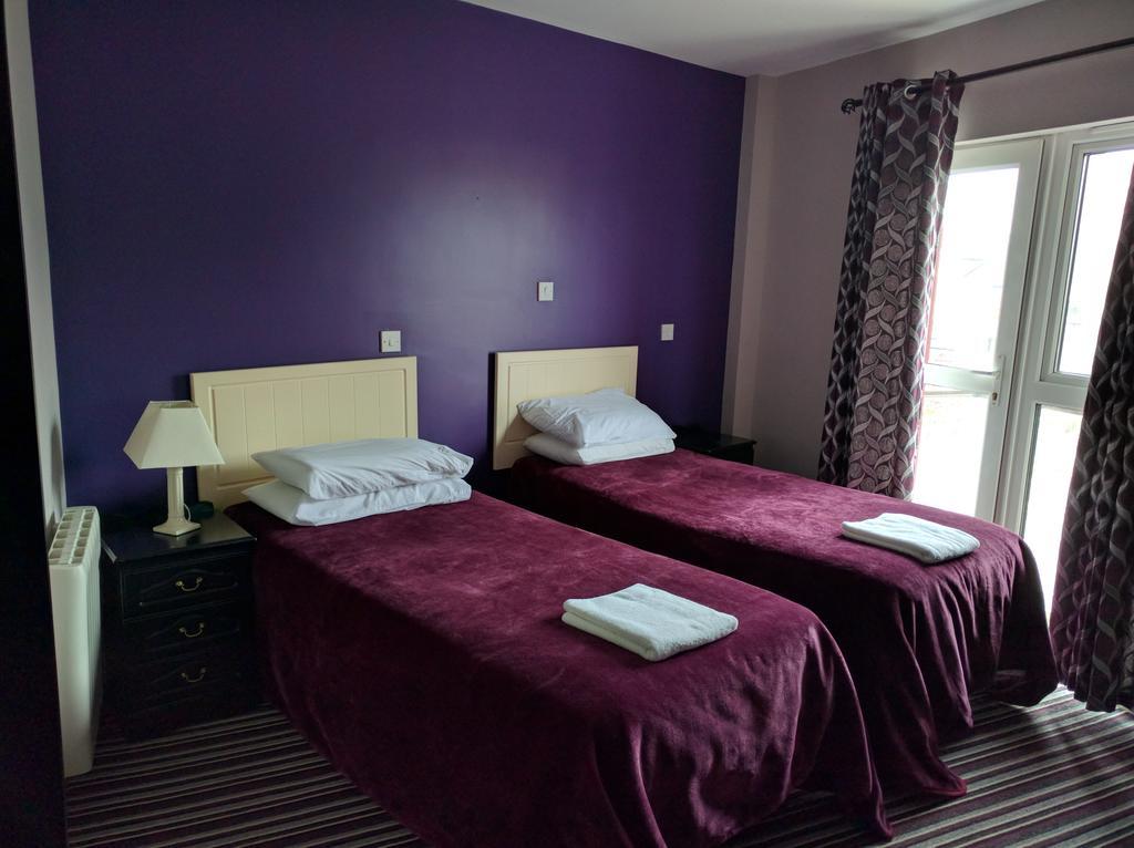 Galway Arms Inn Buitenkant foto